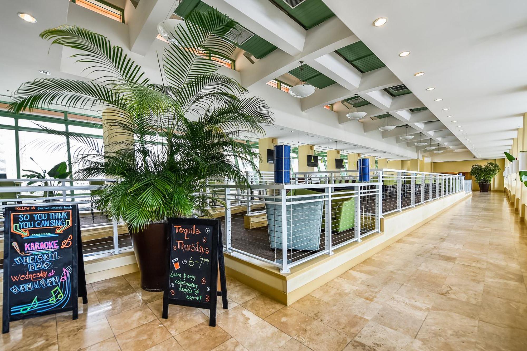 Emerald Beach #1330 By Book That Condo Panama City Beach Exterior photo
